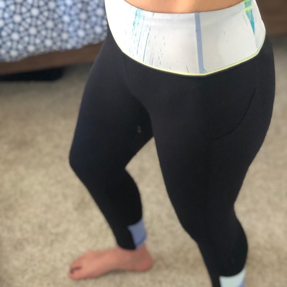 Lululemon color blocking leggings - Picture 2 of 4